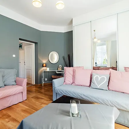 Everysky - Kolejowa 4 Szálloda *